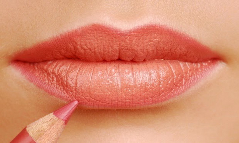 Շրթներկը &laquo;սահում է&raquo;