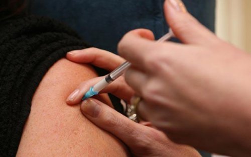 Прививка от гриппа поможет лишь каждому третьему