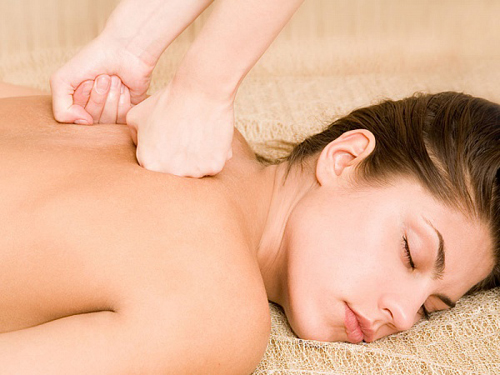 &laquo;Вдовий горбик&raquo; &mdash; жировые (или мышечные) шишки на спине у шеи