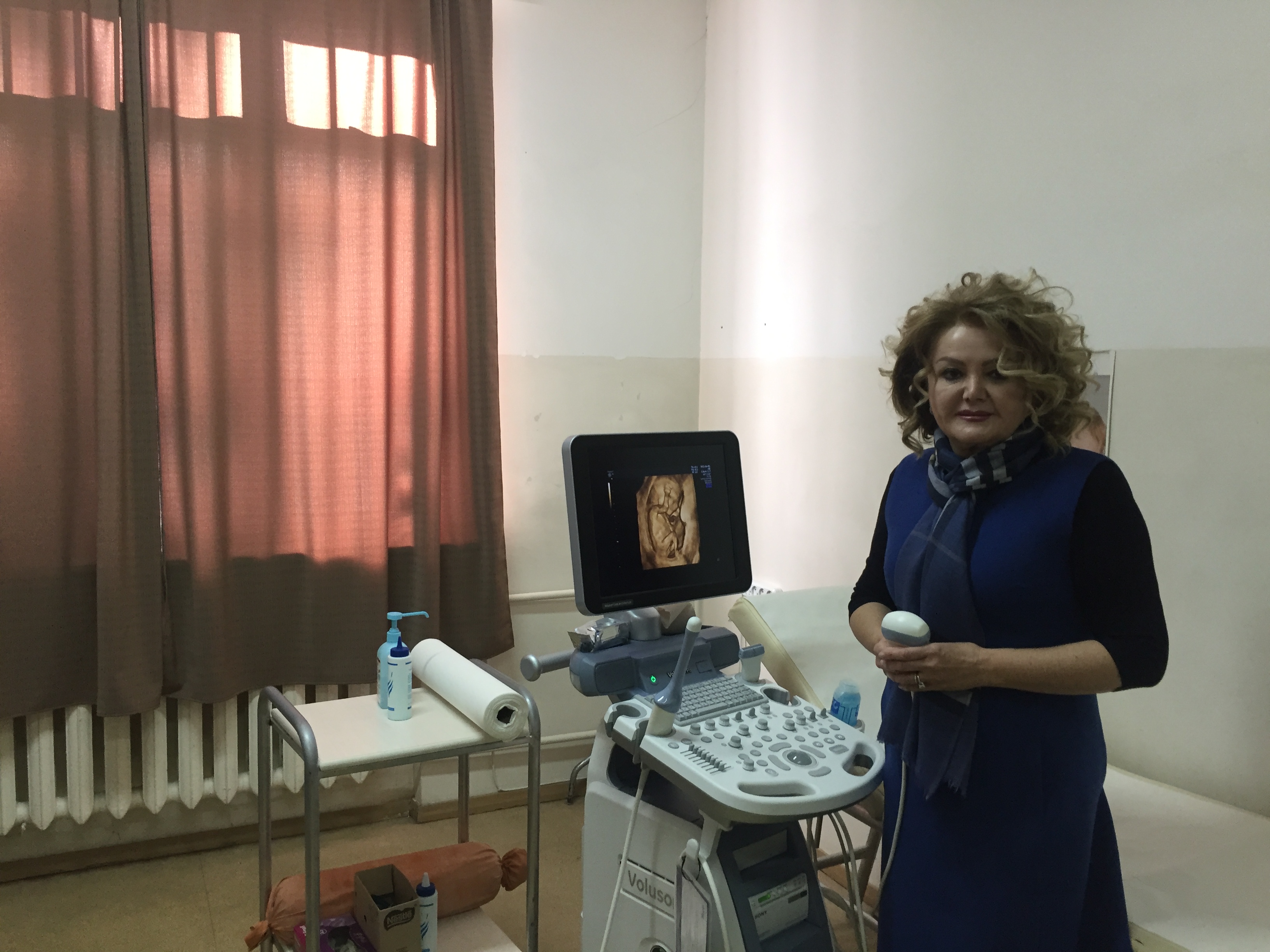 &laquo;Արագիլ&raquo;-ը ժամանակակից գերձայնային հետազոտության սարքավորում է նվիրել Ստեփանակերտի ծննդատանը