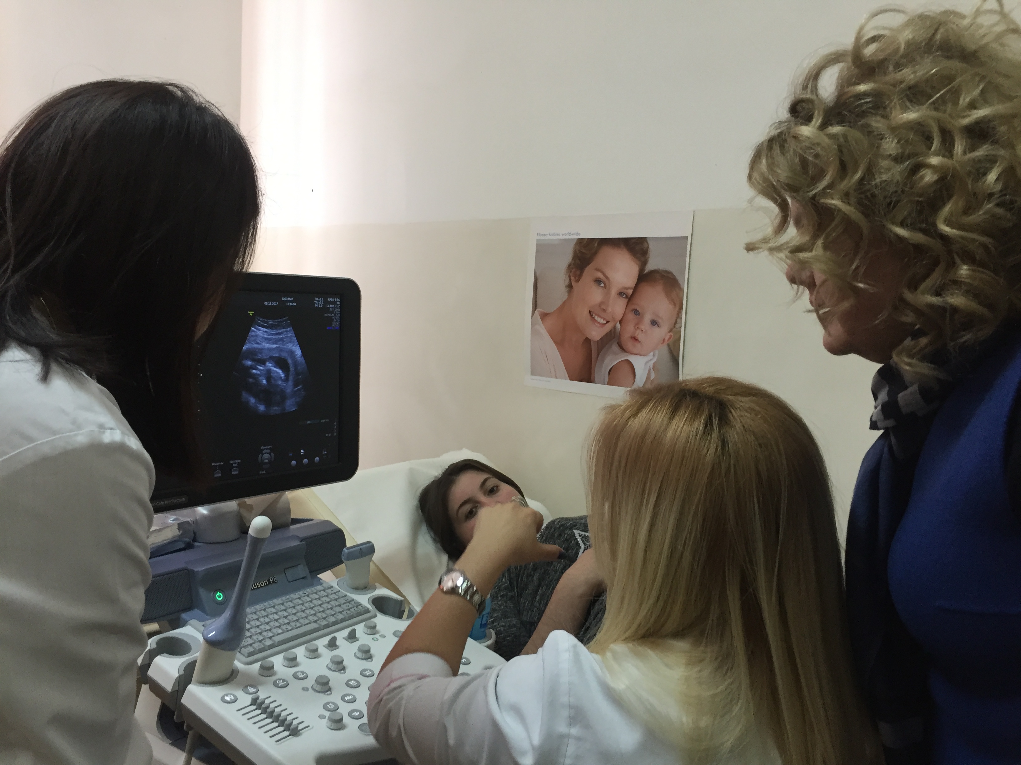 &laquo;Արագիլ&raquo;-ը ժամանակակից գերձայնային հետազոտության սարքավորում է նվիրել Ստեփանակերտի ծննդատանը